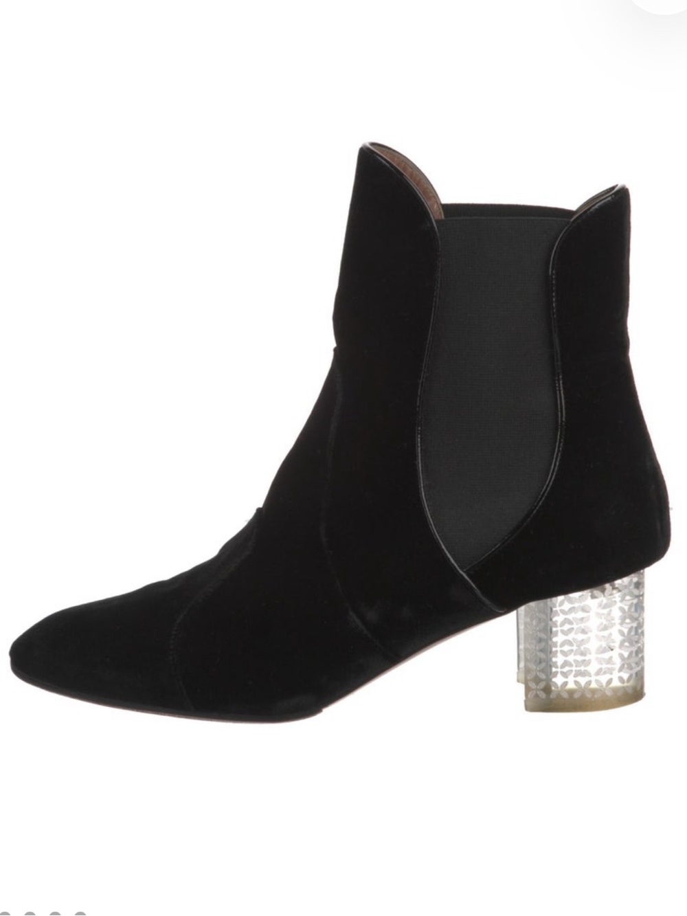 Alaïa
Velvet Chelsea Boots
Women's Size: 7.5 | IT 37.5